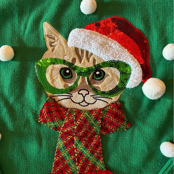Green & Red Christmas cat sweater 🎄 size medium ❤️💚 - Picture 2 of 4